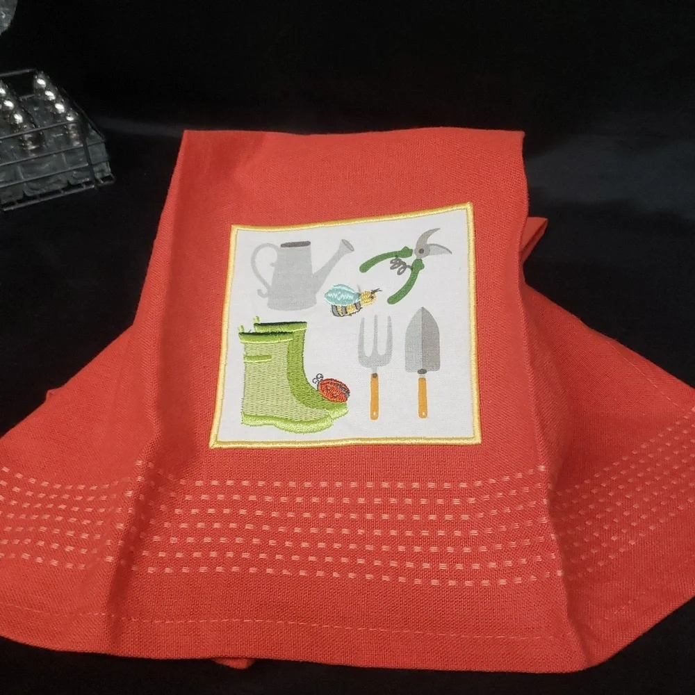 Design Imports NWT Kitchen Towel S/2 with Embroidered Garden Theme Design